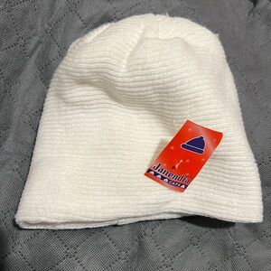 Women’s white beanie